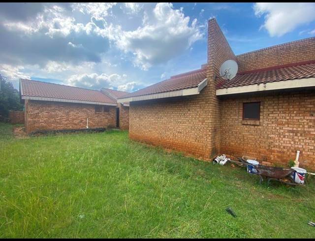 4 BEDROOM HOUSE FOR SALE IN AERORAND